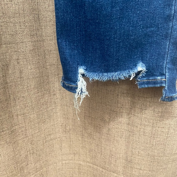 Classic Distressed Denim Jeans - Picture 3 of 6